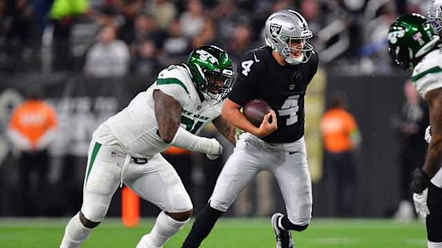 Jets' DE John Franklin-Myers pursues Raiders' QB Aidan O'Connell